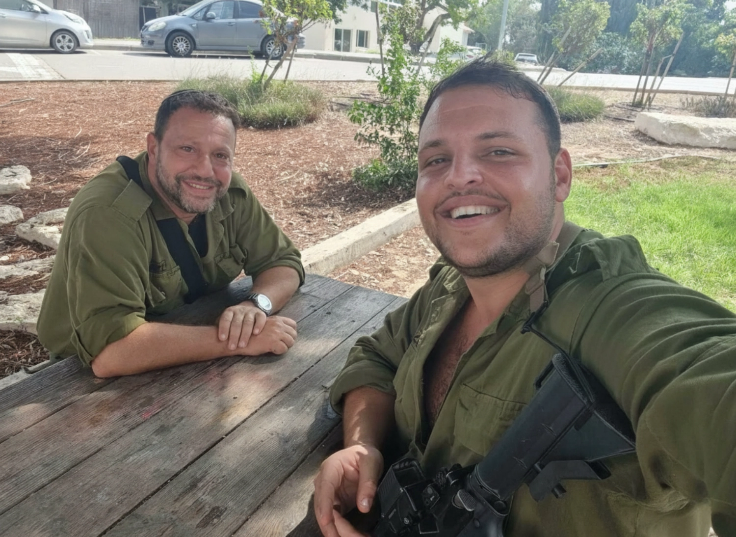 יוני ועמנואל טויטו