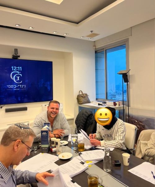 קבוצת רוכשים בירושלים