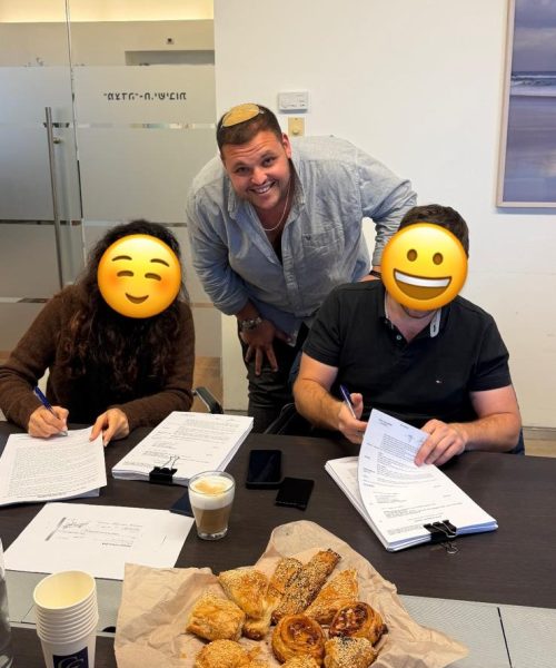 קבוצת רוכשים בירושלים